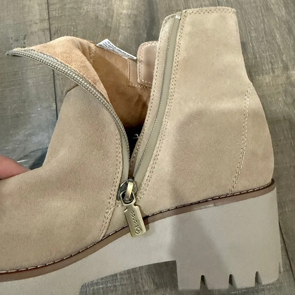 Blondo Dagger Waterproof Suede Leather‎ Lug Sole Buckle Ankle Boots 10M School